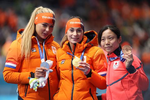Check hier hoe Femke Kok en Jutta Leerdam waanzinnige 500 meters rijden op Olympische Spelen in Milaan