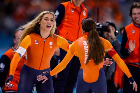 Jutta Leerdam slaat speciaal voor Femke Kok huldiging in TeamNL Huis in Milaan over