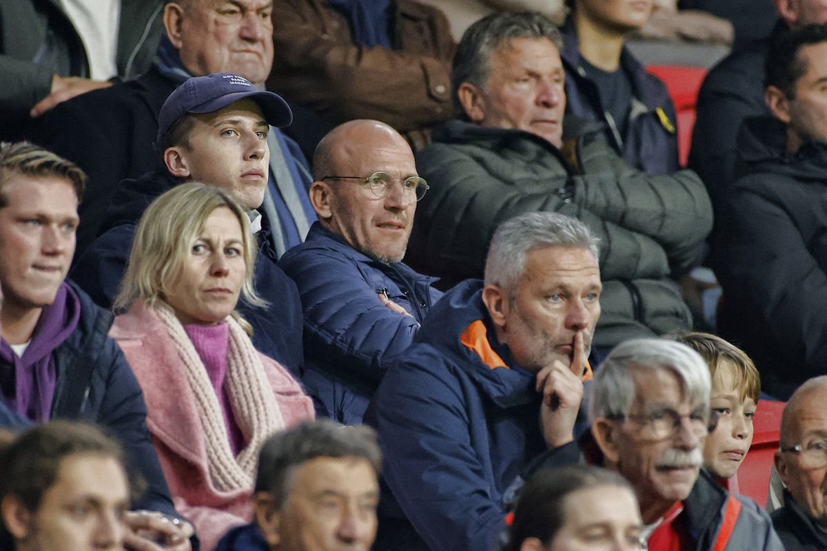 Alex Kroes officieel begonnen als algemeen directeur bij Ajax: 'Het gaat om samen opleiden, ontwikkelen en winnen'