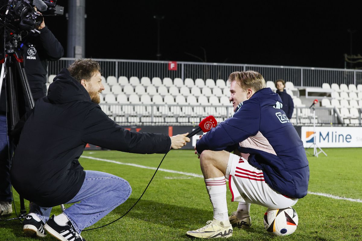 Silvano Vos lacht om goalcelebration Julian Rijkhoff: 'Hij is helemaal gek man'