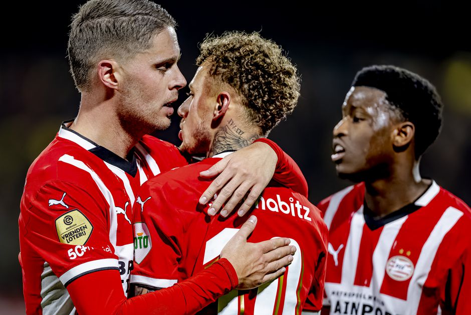 Winnend PSV verzuimt monsterscore neer te zetten bij RKC en zet Ajax weer onder druk