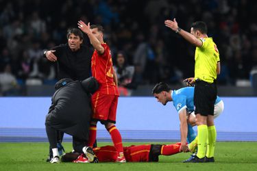 Paniek in stadion na schrikbarend moment tijdens Serie A-wedstrijd: 'Ik maakte me grote zorgen'