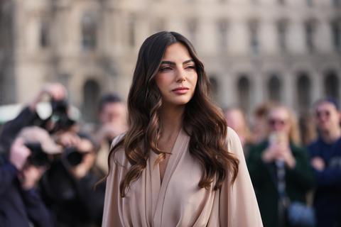 Kelly Piquet (vriendin Max Verstappen) steelt opnieuw de show met fraaie fotoshoot: 'Wat een prachtige vrouw'