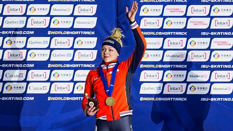 Xandra Velzeboer bekroont topseizoen met goud, maar baalt van valpartij: 'Lag iets op het ijs'