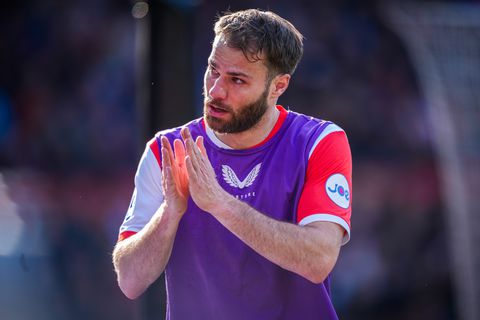 Drama voor Feyenoorder (30) die in tranen het veld verlaat: Klassieker in gevaar voor onfortuinlijke verdediger