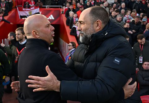 Pijnlijke blunder van Tottenham Hotspur-manager rond Arne Slot gaat viraal: 'Dit is gênant'