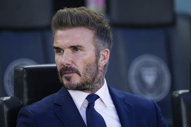 David Beckham eist 240 miljoen pond en wint rechtszaak, maar komt toch van een koude kermis thuis