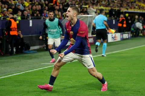 Frenkie de Jong halve finalist met Barcelona, Aston Villa sensationeel ten onder in Champions League