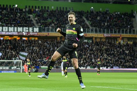 PSV-aanvoerder Luuk de Jong veegt speculatie na opmerkelijk gerucht van tafel: 'Snap niet waar ze het vandaan halen'