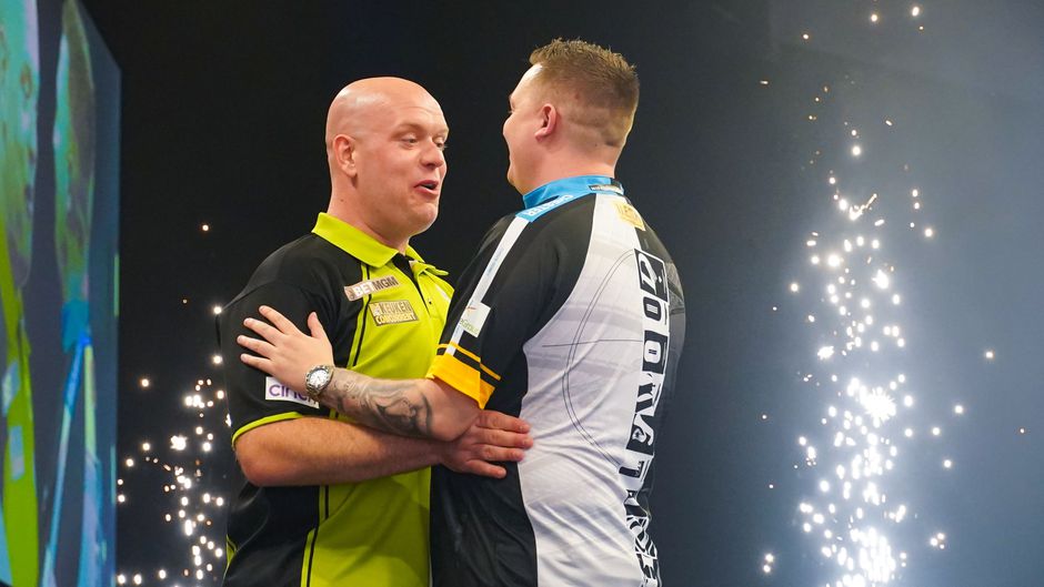 Oud-profdarter over het gevaar van de Premier League Darts: 'Die zag je steeds kleiner worden'
