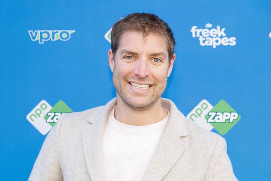 Zwemicoon Maarten van der Weijden (45) viert mijlpaal van nieuwe liefde: 'Super trots'