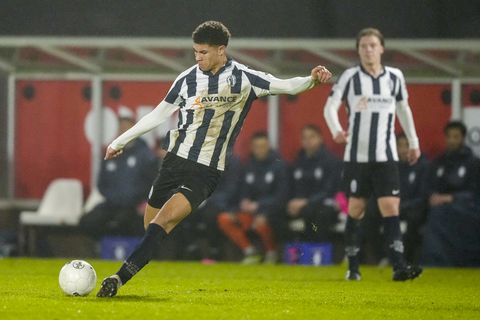 Sven Mislintat slaat toe: Hercules-speler maakt na stunt tegen Ajax transfer naar Champions League-finalist