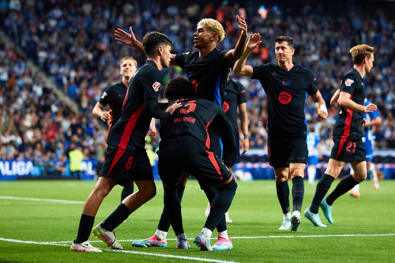 Frenkie de Jong maakt droomweek dankzij Lamine Yamal compleet en grijpt landstitel met FC Barcelona