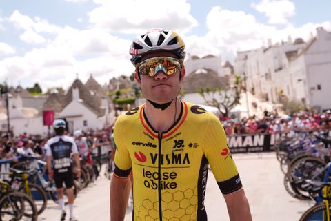 Wout van Aert zorgt voor verbazing door bizarre boete: 'Wat een raar verhaal, hè'