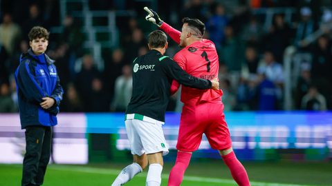 KNVB ziet FC Groningen-keeper Etienne Vaessen 'slaan' en start onderzoek na verhit duel met Ajax
