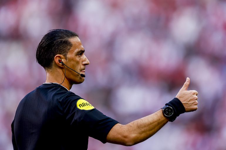 Scheidsrechters Eredivisie: deze arbiters hebben de leiding over Sparta - PSV en Ajax - FC Twente