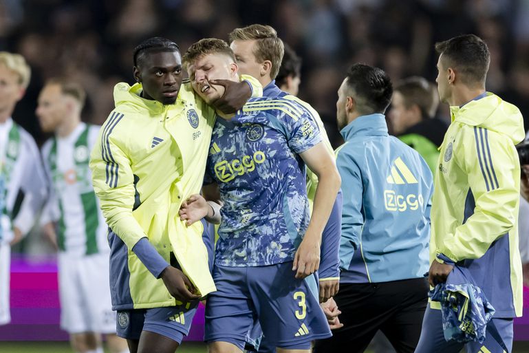 'Helemaal niets in Amsterdam': waarom smullen zoveel mensen van een falend Ajax?