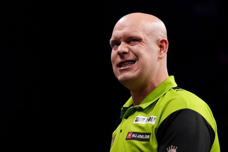 Michael van Gerwen krijgt enorme dreun en moet vrezen voor pijnlijke aftocht in Premier League
