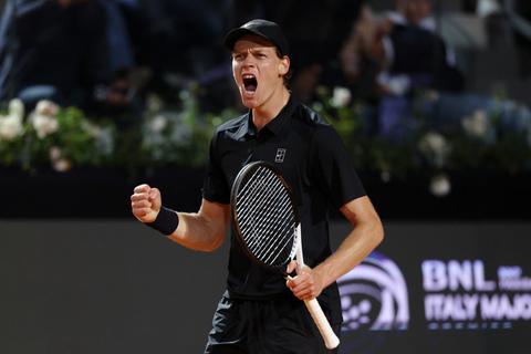 Drama in Rome: slijtageslag tussen toptennissers Jannik Sinner en Danill Medvedev abrupt beëindigd