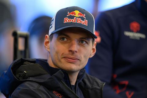 Imponerende Max Verstappen maakt Nederlandse collega nerveus op Nürburgring: 'Hij gaat schrikbarend goed zijn'