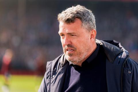 Ajax-trainer komt met verrassende uitspraak: 'Ik weet zeker dat we volgend seizoen kampioen worden'