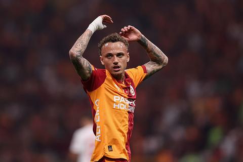 Oranje-international Noa Lang geeft opvallende uitleg na woede-uitbarsting: 'Ik was boos op hem'