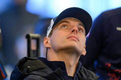 Max Verstappen maakt direct indruk op Nürburgring, domper voor Tom Coronel
