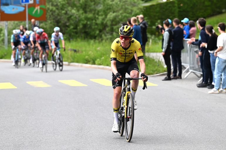 Renner van Visma | Lease a Bike pakt een prijsje in Ronde van Zwitserland, maar hoofdprijs weer naar Emirates