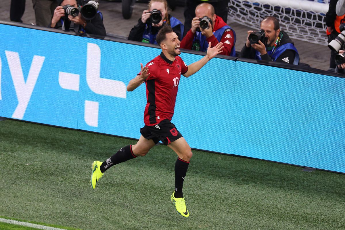 Albanië scoort snelste EK-goal ooit na enorme blunder Italië, vorige snelste was in 2004