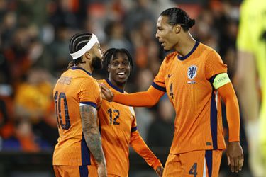 Aanvoerder Virgil van Dijk na lange meeting klaar voor nieuwe regel op EK: 'Daar moet ik meer op letten'