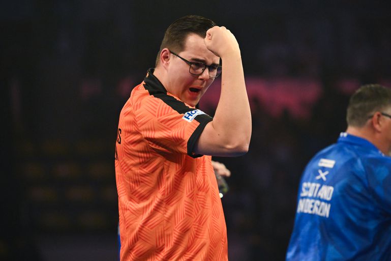 Nederlandse topdarters stomen door naar halve finale op World Cup of Darts, maar zijn wel 'de nul' kwijt