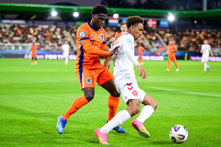 LIVE EK onder 21 jaar | Jong Oranje komt via klungelgoal op voorsprong: Salah-Eddine haalt opgelucht adem