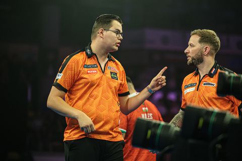 Nederlandse darters 'diep teleurgesteld' na uitschakeling op World Cup of Darts: 'Je wilt misschien te veel'