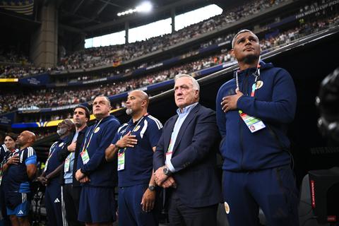De tranen van Dick Advocaat op WK voetbal: 'Dat komt ook wel binnen op zo’n moment'