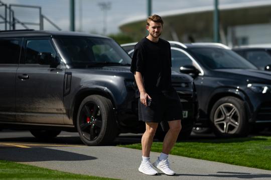 Topvoetballer Matthijs de Ligt bevestigt dat hij met topmodel datet: 'Graag in privacy'