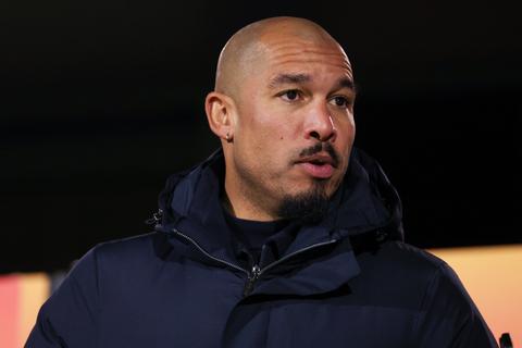 Nigel de Jong hakt knoop door over WK voetbal met Nederlands elftal na overlijden van vader Jerry (61)