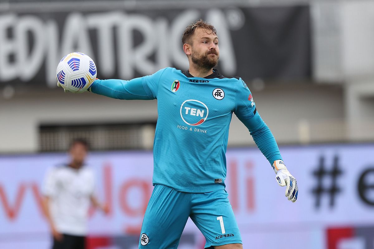 Jeroen Zoet keert terug in de Eredivisie als reserve achter piepjonge doelman