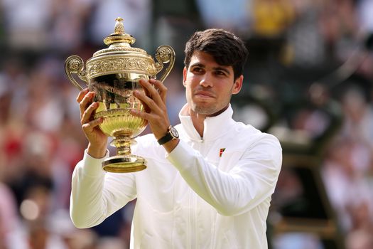 Prijzengeld Wimbledon 2024 | Dit miljoenenbedrag verdiende Carlos Alcaraz met zijn titel