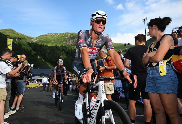 Bewondering voor én klacht over Mathieu van der Poel in de Tour de France: 'Dat slaat helemaal nergens op'