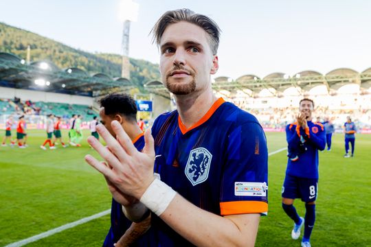 Ajax krijgt 'torenhoog' bod op miskoop, maar moet ook vrezen voor vertrek Kenneth Taylor