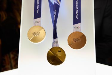 Bijzondere medailles op Olympische Winterspelen: twee delen, geliefden belangrijke spelen rol in ontwerp
