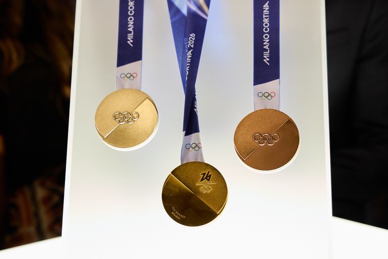 Bijzondere medailles op Olympische Winterspelen: twee delen, geliefden belangrijke spelen rol in ontwerp