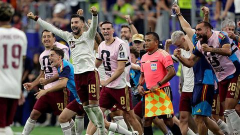 Nederlandse ex-topvoetballer lyrisch over 'Cruijffiaans' Spanje: 'Dan word je compleet weggetikt'