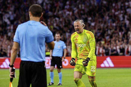 Remko Pasveer (40) pakt heldenrol in doldwaze penaltyserie bij Ajax - Panathinaikos