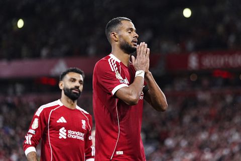 Liverpool van Arne Slot ontsnapt dankzij meesterzet tijdens verdrietige avond in Premier League