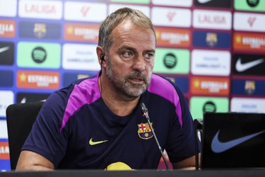 FC Barcelona-coach ergert zich kapot aan nieuwe inschrijvingsblunder: 'Ben niet blij'