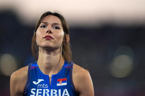 Vloekende NOS-commentator zorgt voor verbazing tijdens EK-atletiek: 'Ging niet helemaal goed'