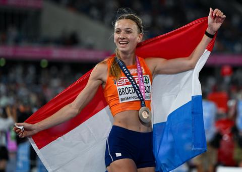 Nederlands sporticoon (60) legt uit waarom ze EK-finale van Femke Broeders-Bol miste: 'Ik baal ervan'