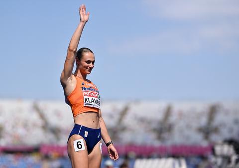 Lieke Klaver onthult vlak voor cruciale avond op EK atletiek 'suffe' hobby: 'Op een stoeltje in mijn kamer'