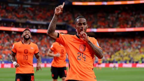 Verrassende Oranje-international (24) moet 'beste aanvaller van Europa' worden: 'Hij ziet mij elke dag'